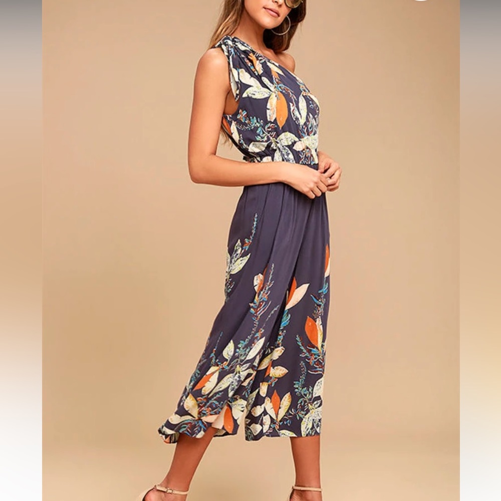 FREE PEOPLE  “Island Time” Floral one shoulder Jumpsuit- Large 🌴
